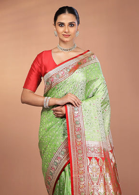 Green Handloom Tanchoi Pure Silk Saree With Blouse Piece