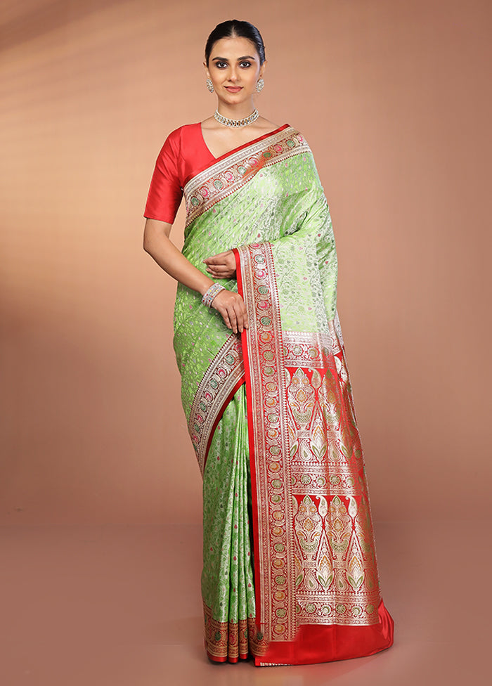 Green Handloom Tanchoi Pure Silk Saree With Blouse Piece