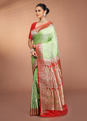 Green Handloom Tanchoi Pure Silk Saree With Blouse Piece