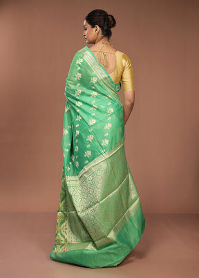 Green Cotton Saree With Blouse Piece