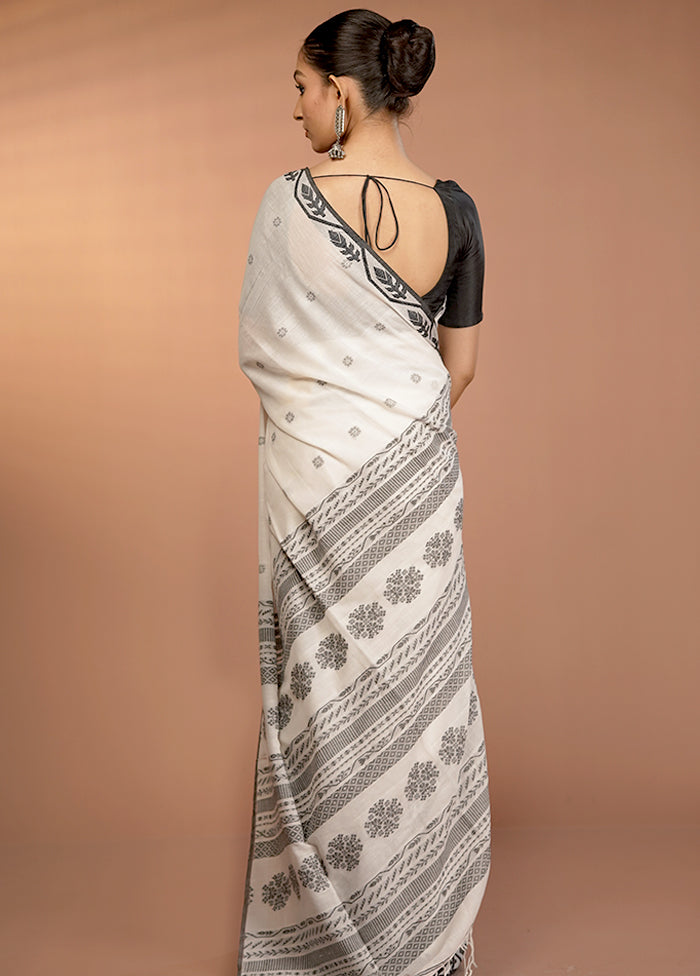 White Matka Silk Saree With Blouse Piece