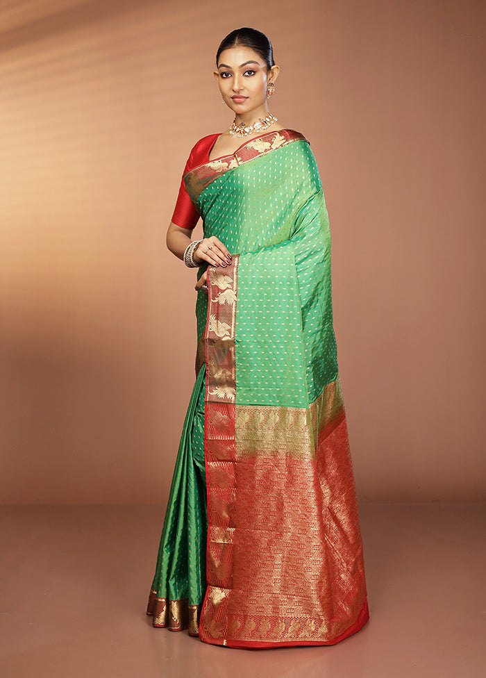 Green Handloom Kanjivaram Pure Silk Saree With Blouse Piece