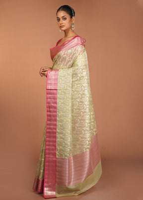 Green Kora Silk Saree With Blouse Piece