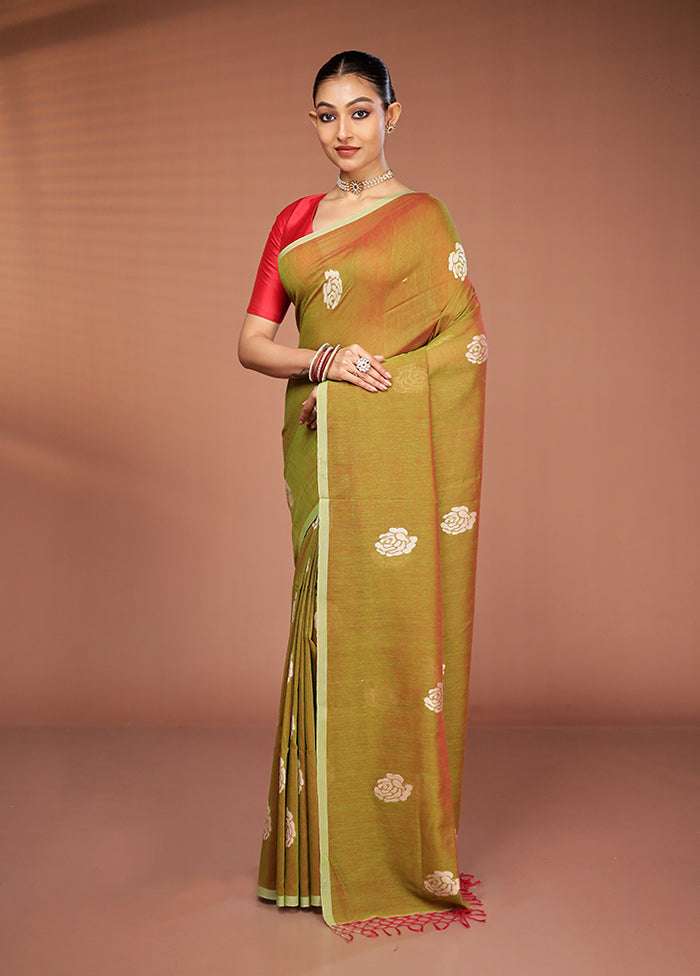 Green Matka Silk Saree With Blouse Piece