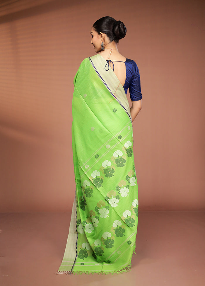 Green Matka Silk Saree With Blouse Piece
