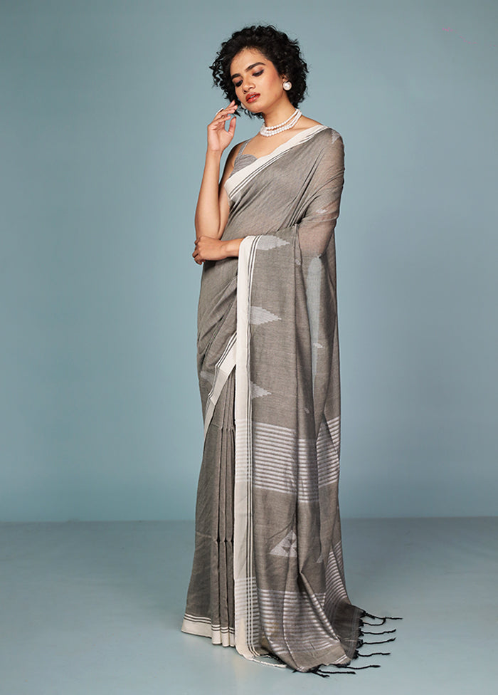 Grey Matka Silk Saree With Blouse Piece
