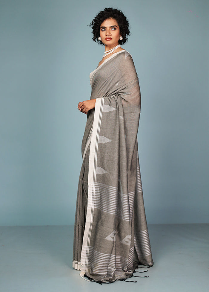 Grey Matka Silk Saree Without Blouse Piece
