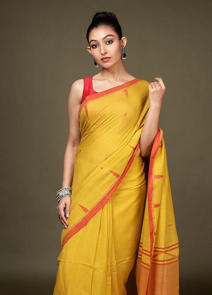 Yellow Matka Silk Saree With Blouse Piece