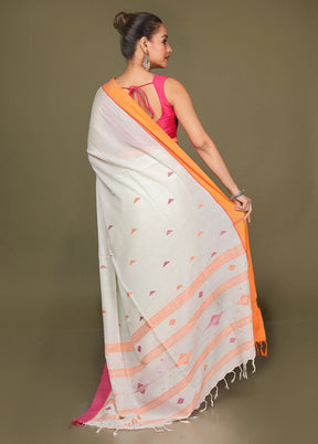 Cream Pure Cotton Saree With Blouse Piece