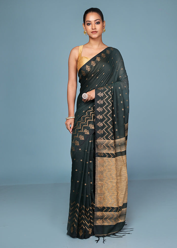 Green Cotton Saree With Blouse Piece