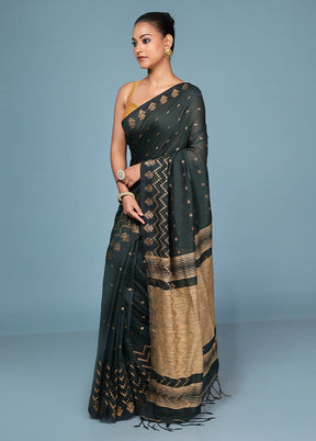 Green Cotton Saree With Blouse Piece