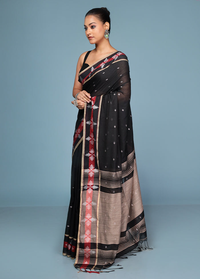 Cream Cotton Saree With Blouse Piece