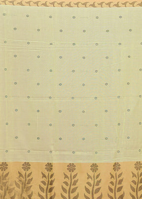 Green Cotton Saree With Blouse Piece