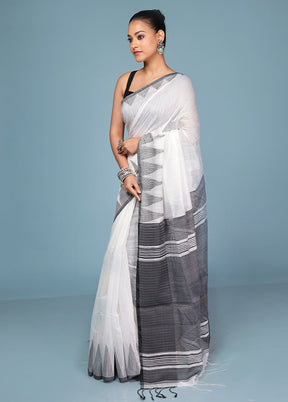 White Cotton Saree With Blouse Piece