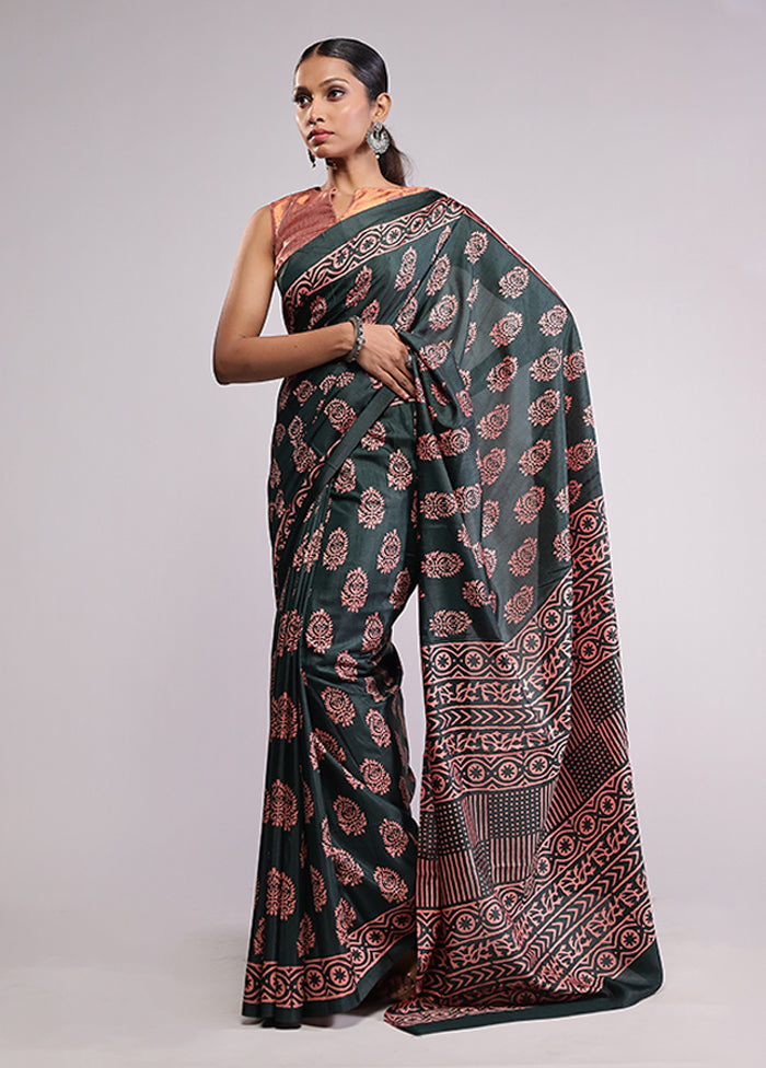 Green Printed Silk Saree Without Blouse Piece