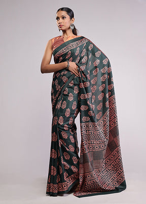 Green Printed Silk Saree Without Blouse Piece