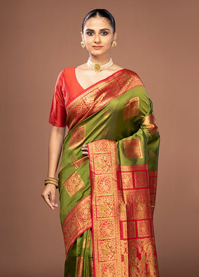 Green Dupion Silk Saree With Blouse Piece