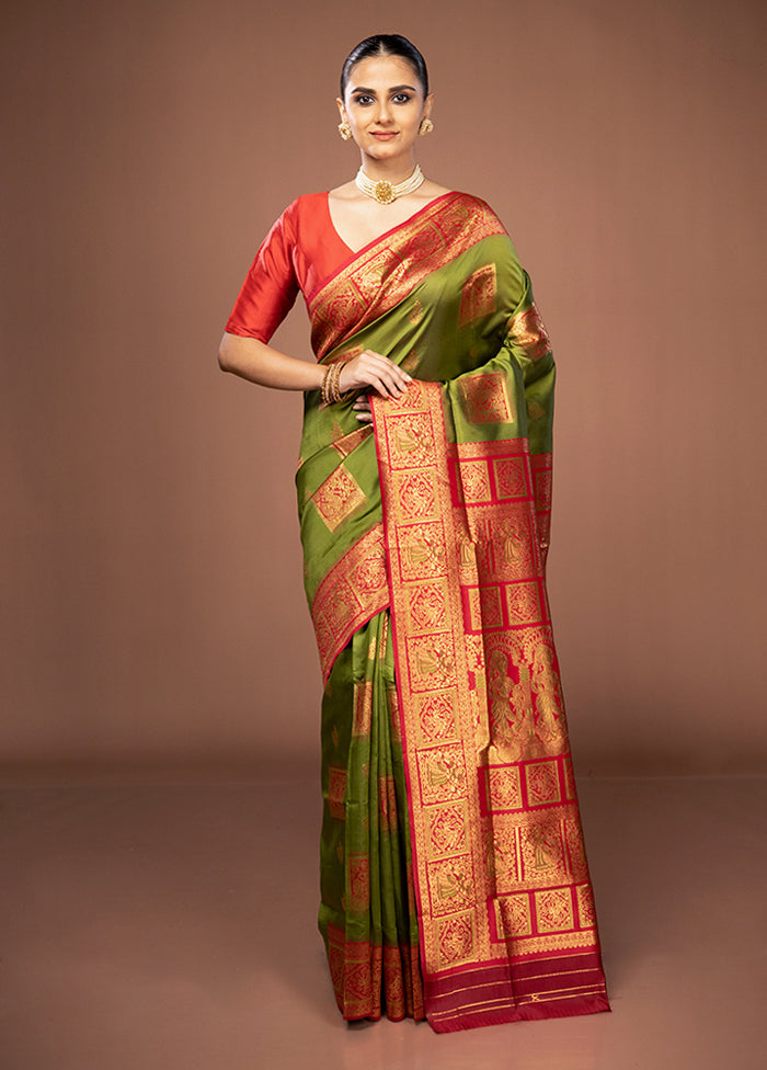 Green Dupion Silk Saree With Blouse Piece