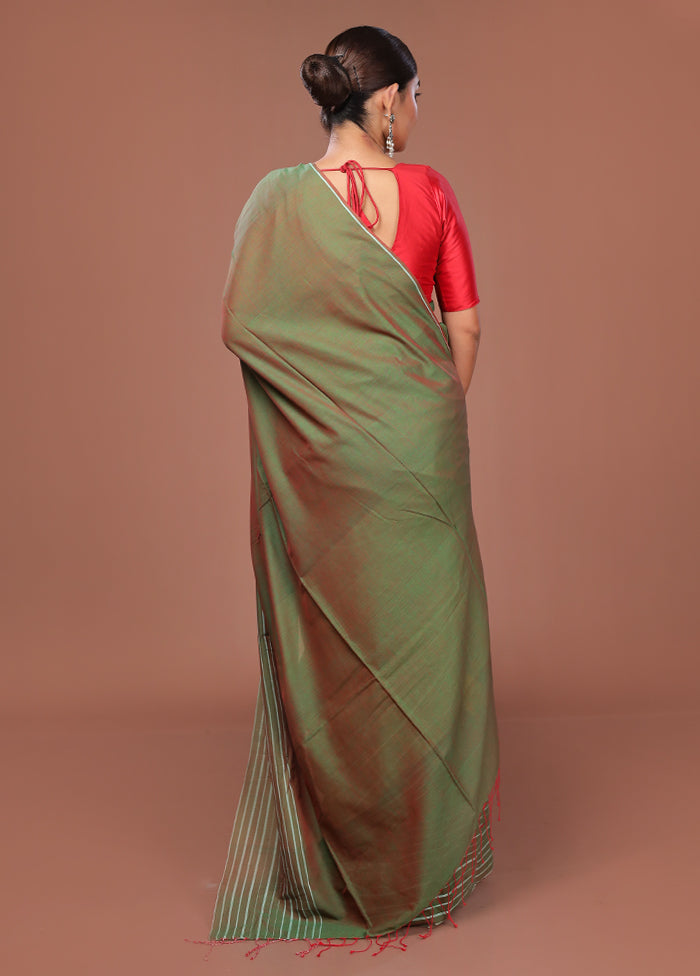 Green Matka Silk Saree With Blouse Piece