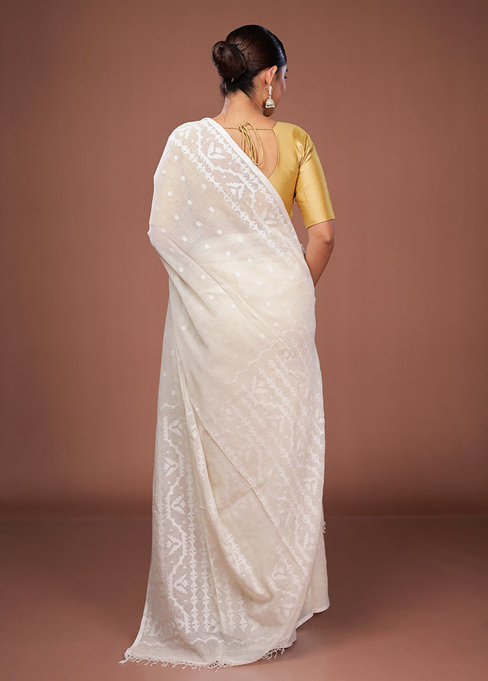 White Matka Pure Silk Saree With Blouse Piece