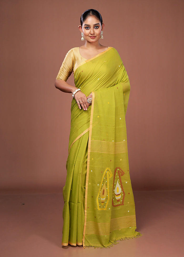 Green Matka Silk Saree With Blouse Piece