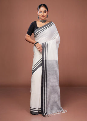 Grey Matka Silk Saree With Blouse Piece