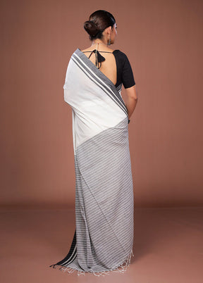 Grey Matka Silk Saree With Blouse Piece
