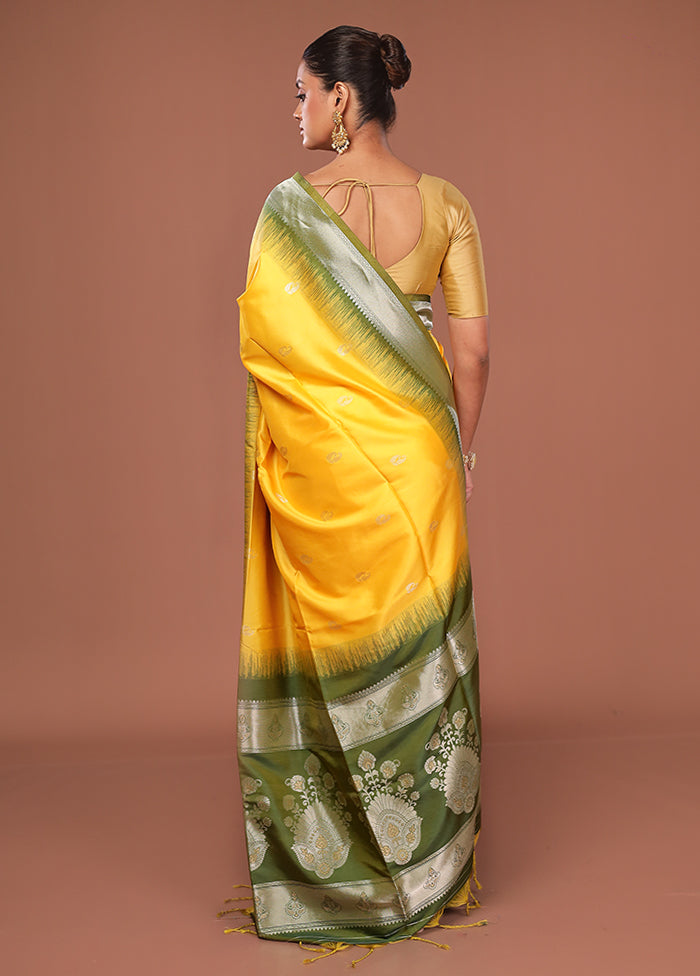 Green Dupion Silk Saree With Blouse Piece
