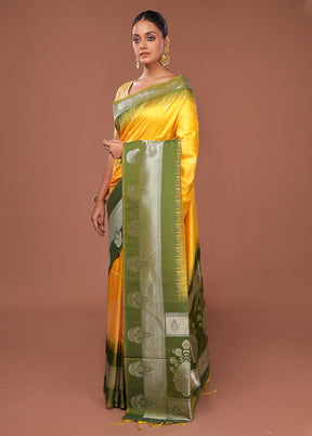 Green Dupion Silk Saree With Blouse Piece