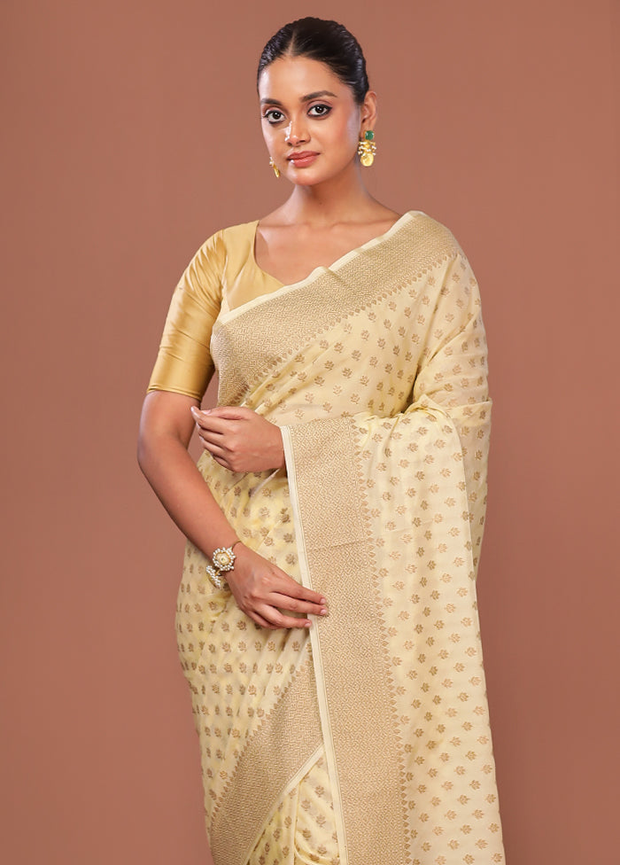 Cream Georgette Saree With Blouse Piece