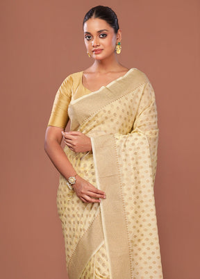 Cream Georgette Saree With Blouse Piece
