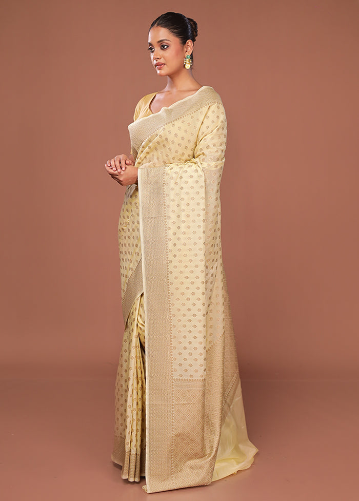 Cream Georgette Saree With Blouse Piece