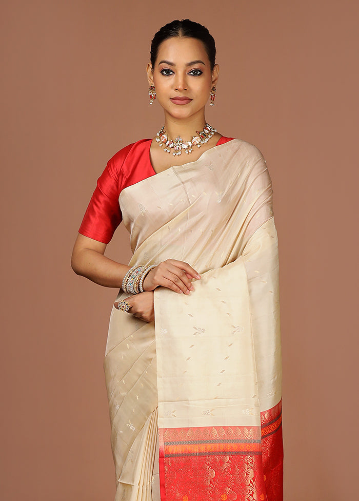 White Handloom Kanchipuram Pure Silk Saree With Blouse Piece
