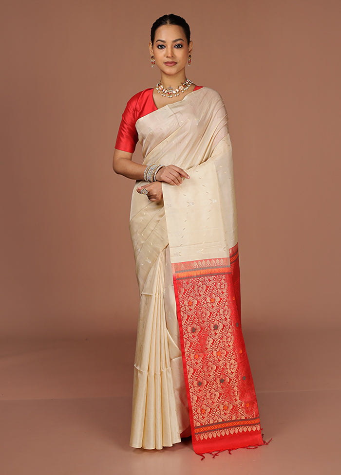 White Handloom Kanchipuram Pure Silk Saree With Blouse Piece