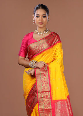 Yellow Handloom Kanjivaram Pure Silk Saree With Blouse Piece