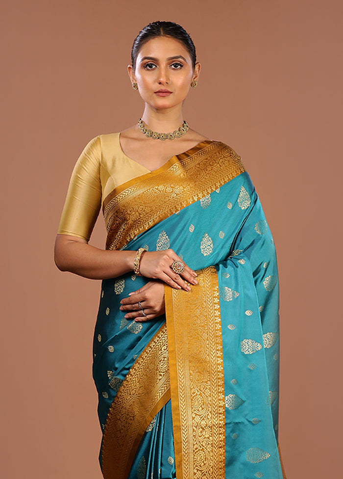 Green Kanjivaram Silk Saree With Blouse Piece