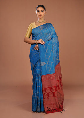 Blue Cotton Saree With Blouse Piece