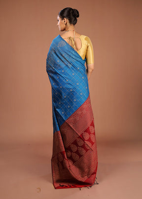 Blue Cotton Saree With Blouse Piece