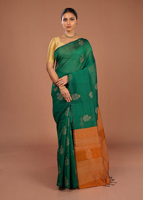 Green Cotton Saree With Blouse Piece