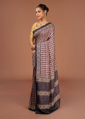 Cream Tussar Silk Saree With Blouse Piece