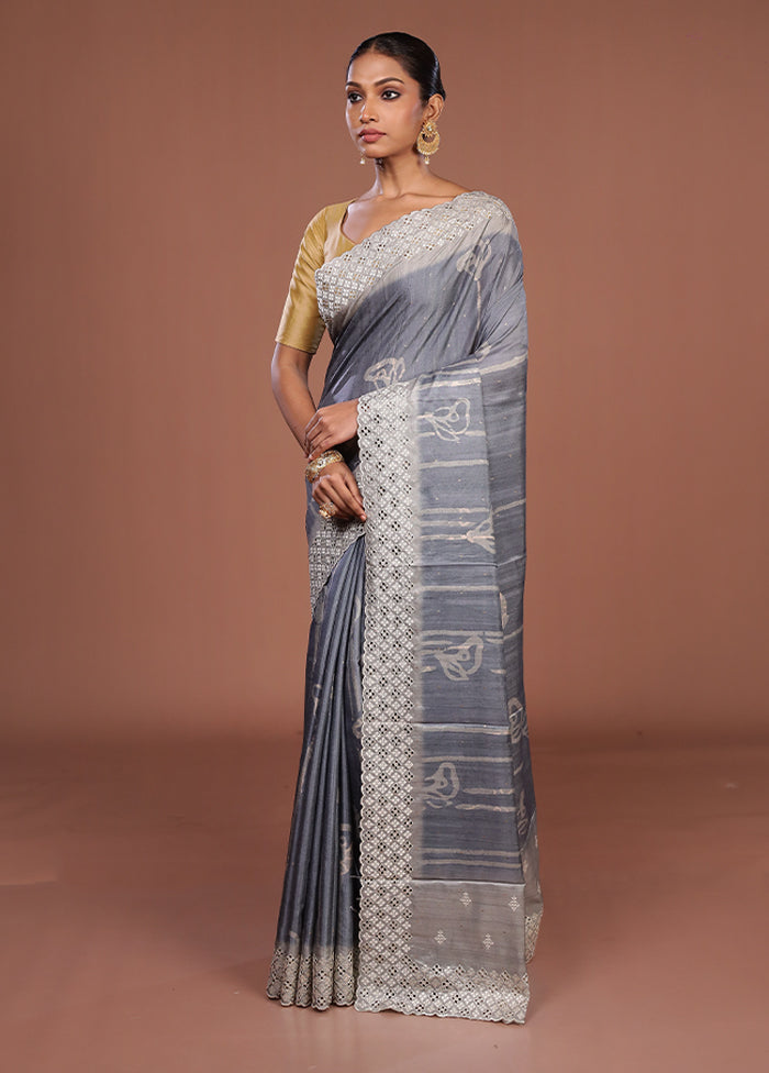 Cream Tussar Silk Saree With Blouse Piece
