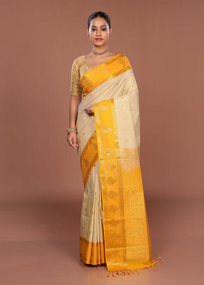 Cream Kanjivaram Silk Saree With Blouse Piece