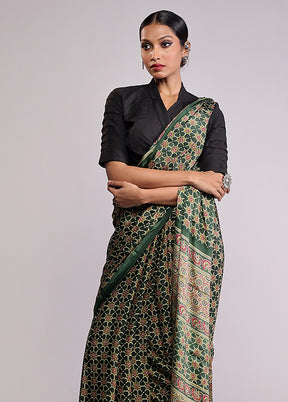 Green Printed Silk Saree Without Blouse Piece