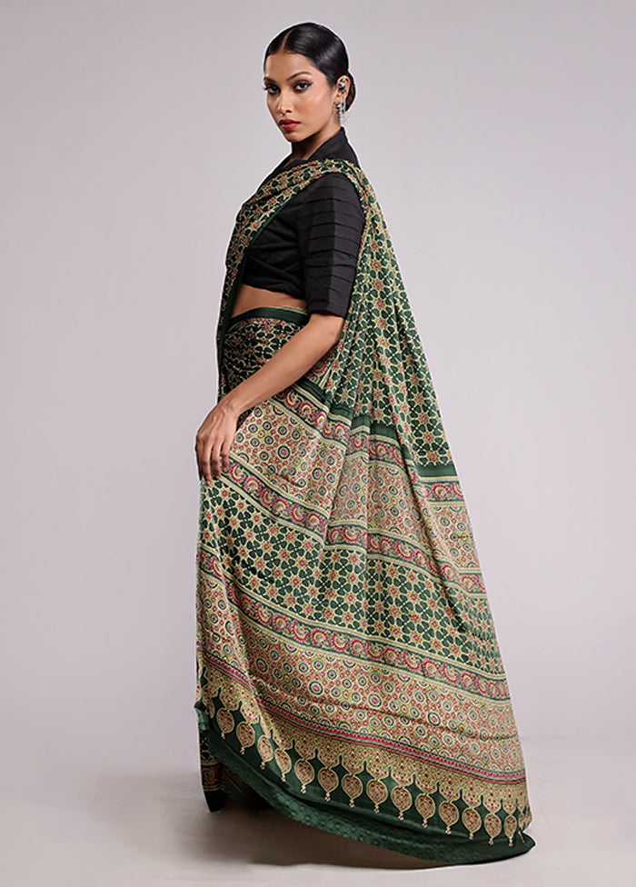 Green Printed Silk Saree Without Blouse Piece