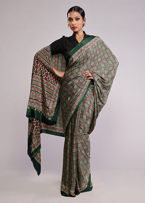Green Printed Silk Saree Without Blouse Piece