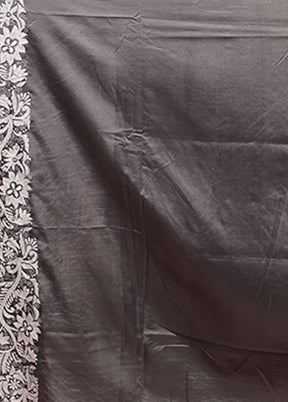 Grey Kantha Stitch Silk Saree With Blouse Piece