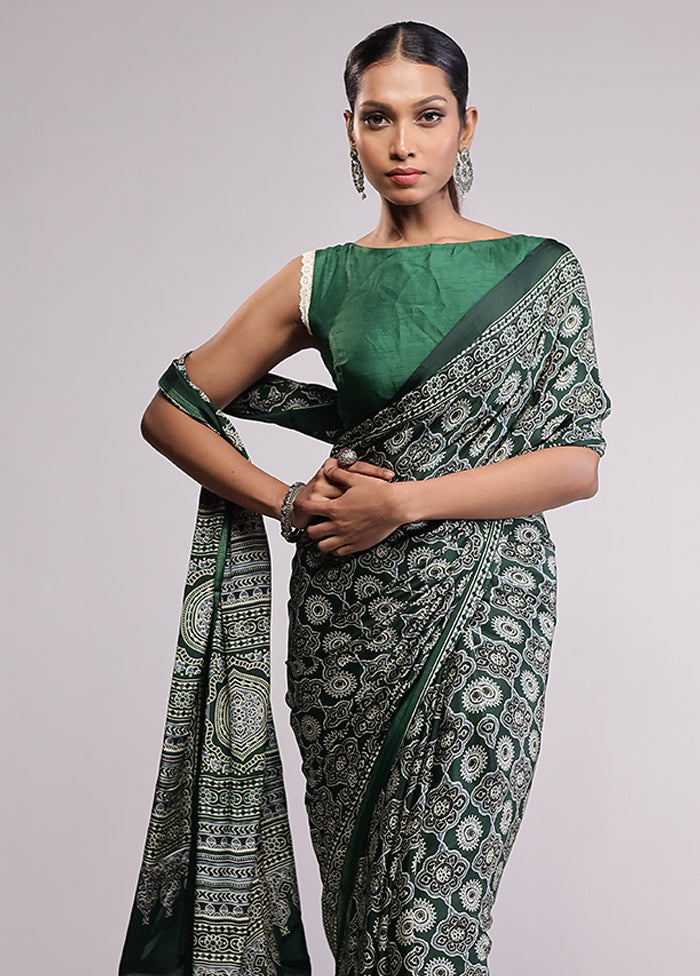 Green Printed Silk Saree Without Blouse Piece