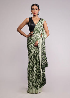 Green Printed Silk Saree Without Blouse Piece