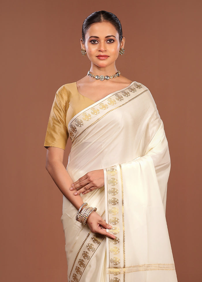 White Handloom Kanchipuram Pure Silk Saree With Blouse Piece