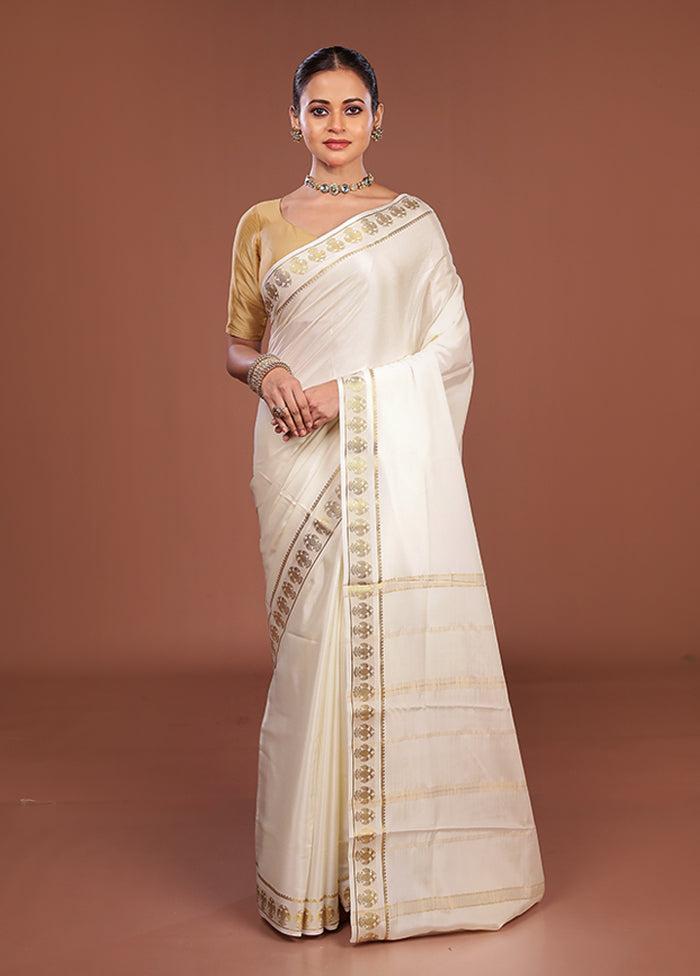 White Handloom Kanchipuram Pure Silk Saree With Blouse Piece